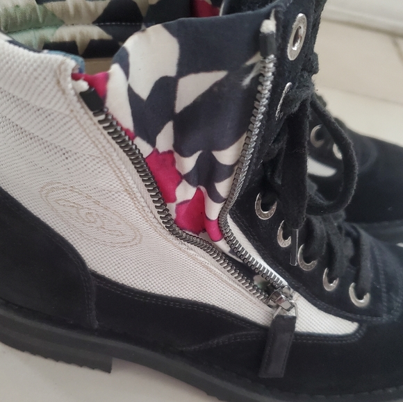 Chanel combat boots 38.5 - Picture 7 of 16